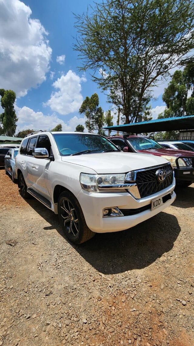 2015 Toyota Land Cruiser 200